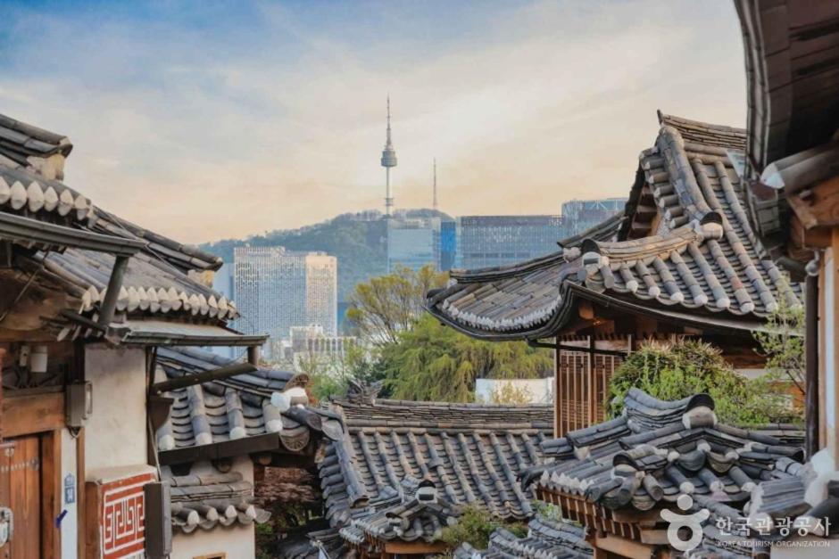At Miasageori #up To 6 People #subway 2 Min #airport Bus 2 Min #dongdaemun 10 Min #myeongdong 15 Min #seoul Station 20 Min #gyeongbokgung Palace, Seongsu, Hongdae 25 Min #itaewon 30 Min #gangnam 40 Min