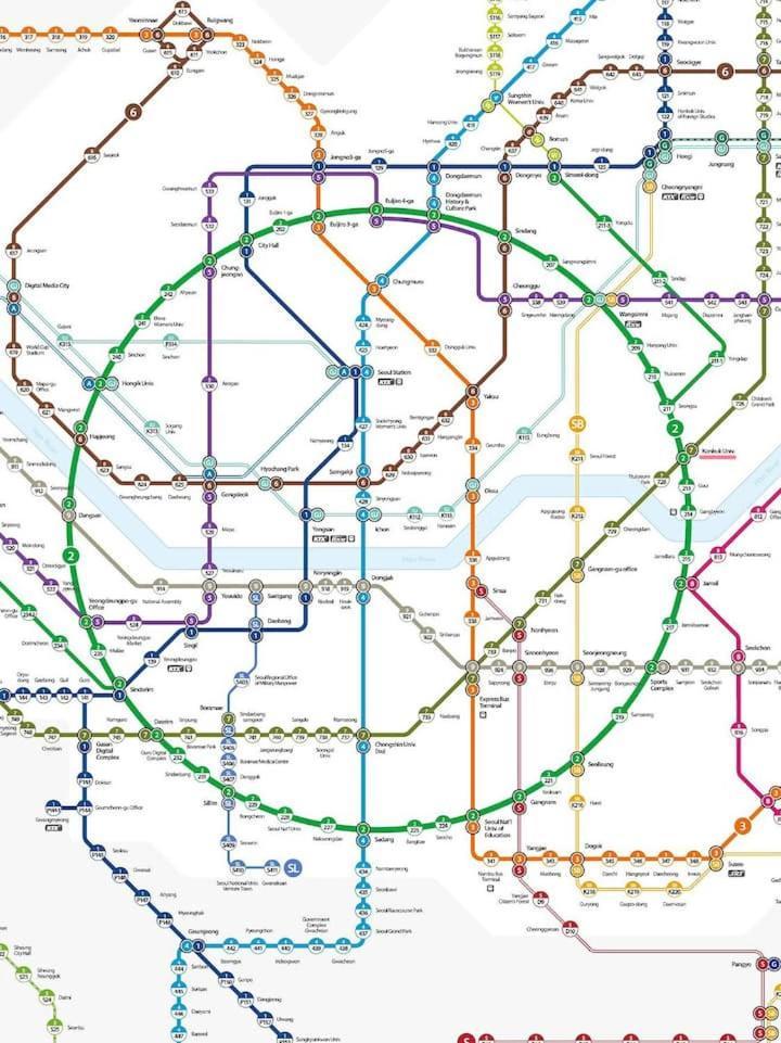 At Miasageori #up To 6 People #subway 2 Min #airport Bus 2 Min #dongdaemun 10 Min #myeongdong 15 Min #seoul Station 20 Min #gyeongbokgung Palace, Seongsu, Hongdae 25 Min #itaewon 30 Min #gangnam 40 Min Apartment
