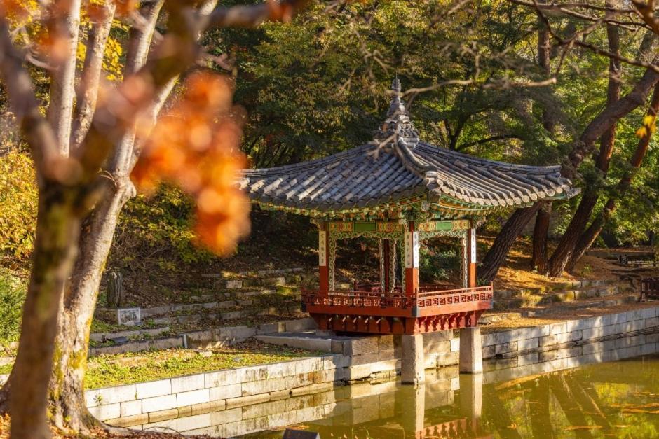 At Miasageori #up To 6 People #subway 2 Min #airport Bus 2 Min #dongdaemun 10 Min #myeongdong 15 Min #seoul Station 20 Min #gyeongbokgung Palace, Seongsu, Hongdae 25 Min #itaewon 30 Min #gangnam 40 Min Apartment Seoul