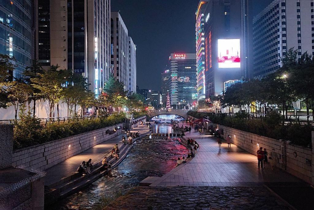 Apartment At Miasageori #up To 6 People #subway 2 Min #airport Bus 2 Min #dongdaemun 10 Min #myeongdong 15 Min #seoul Station 20 Min #gyeongbokgung Palace, Seongsu, Hongdae 25 Min #itaewon 30 Min #gangnam 40 Min Seoul