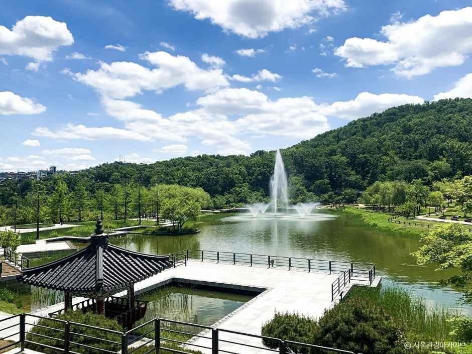 At Miasageori #up To 6 People #subway 2 Min #airport Bus 2 Min #dongdaemun 10 Min #myeongdong 15 Min #seoul Station 20 Min #gyeongbokgung Palace, Seongsu, Hongdae 25 Min #itaewon 30 Min #gangnam 40 Min *