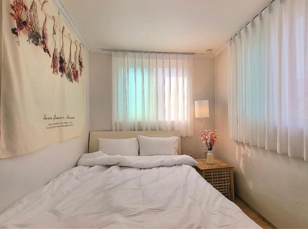 Apartment At Miasageori #up To 6 People #subway 2 Min #airport Bus 2 Min #dongdaemun 10 Min #myeongdong 15 Min #seoul Station 20 Min #gyeongbokgung Palace, Seongsu, Hongdae 25 Min #itaewon 30 Min #gangnam 40 Min