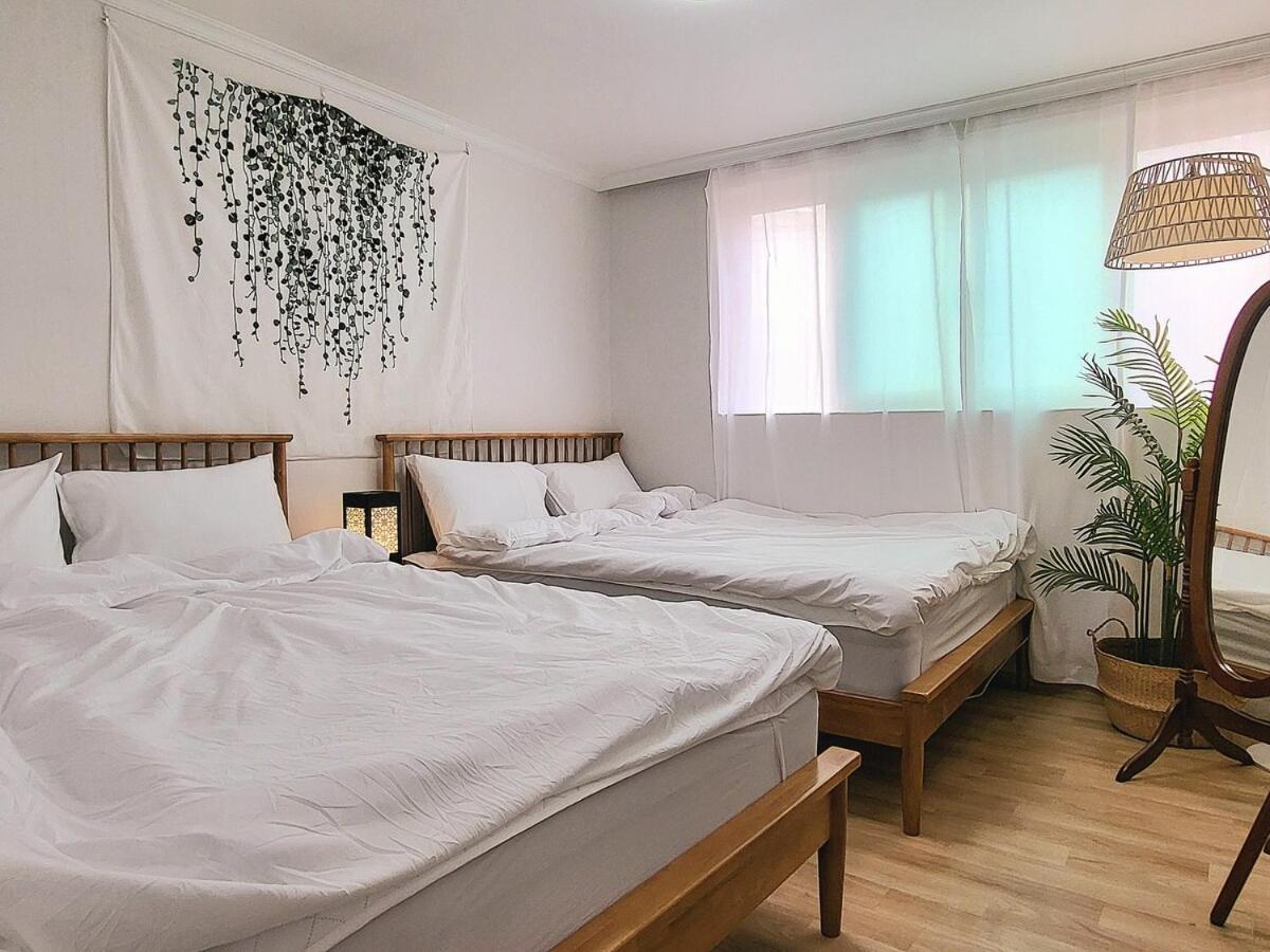 Apartment At Miasageori #up To 6 People #subway 2 Min #airport Bus 2 Min #dongdaemun 10 Min #myeongdong 15 Min #seoul Station 20 Min #gyeongbokgung Palace, Seongsu, Hongdae 25 Min #itaewon 30 Min #gangnam 40 Min *