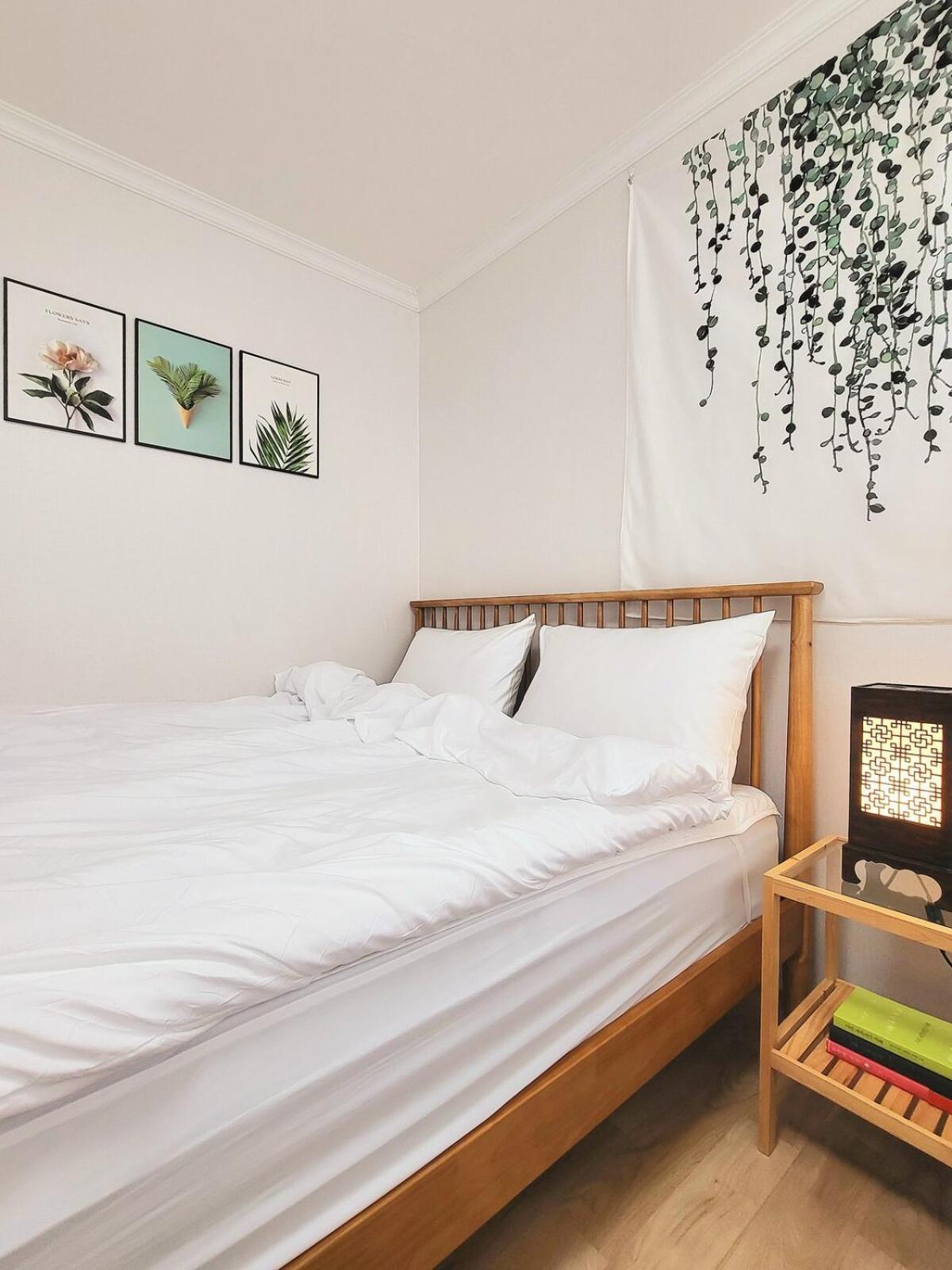 At Miasageori #up To 6 People #subway 2 Min #airport Bus 2 Min #dongdaemun 10 Min #myeongdong 15 Min #seoul Station 20 Min #gyeongbokgung Palace, Seongsu, Hongdae 25 Min #itaewon 30 Min #gangnam 40 Min Apartment *